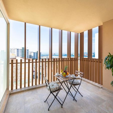 Bentley Holiday Apartments - West One غيبرالتار المظهر الخارجي الصورة