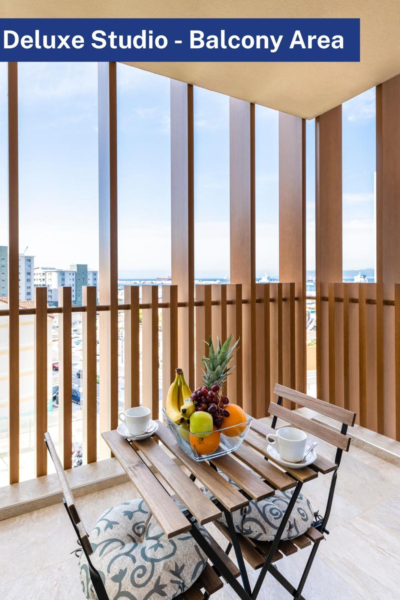 Bentley Holiday Apartments - West One غيبرالتار المظهر الخارجي الصورة